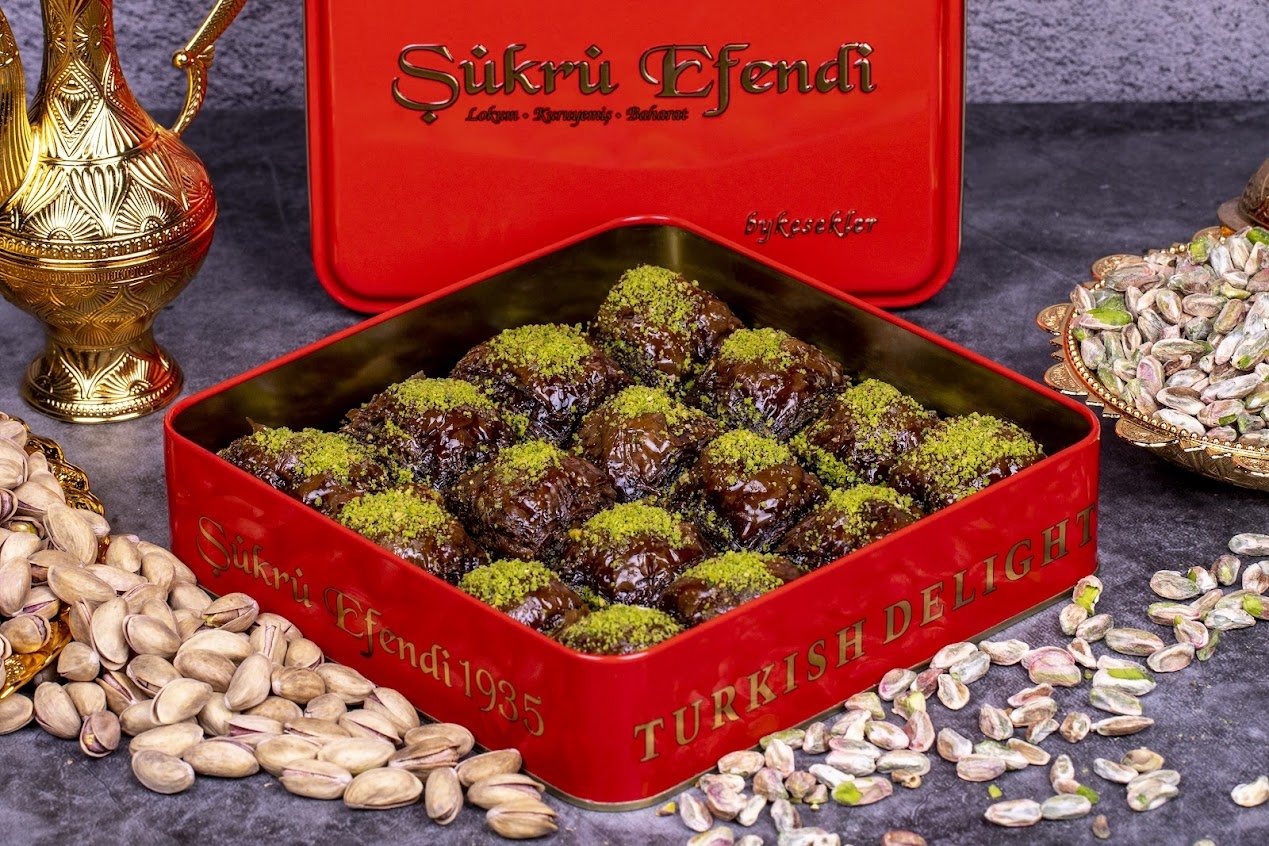 Sukru Efendi 1935  Special Turkish Chocolate Baklava with Pistachio in Gift Metal Box