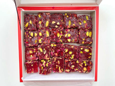 Ganik Sarsultan | Turkish Delight Pistachio Pomegranate Wick with Rose Petals
