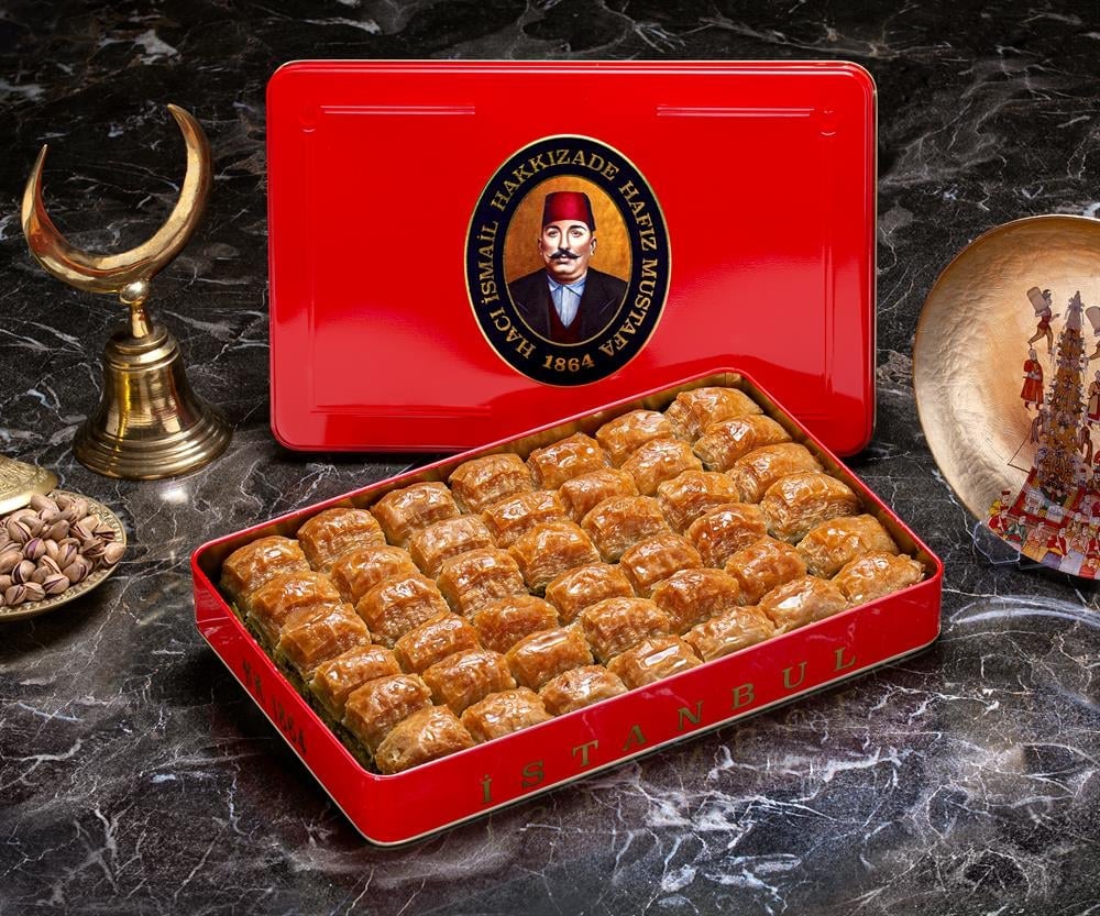 Hafiz Mustafa  Pistachio Classic Baklava (Extra Large Box)