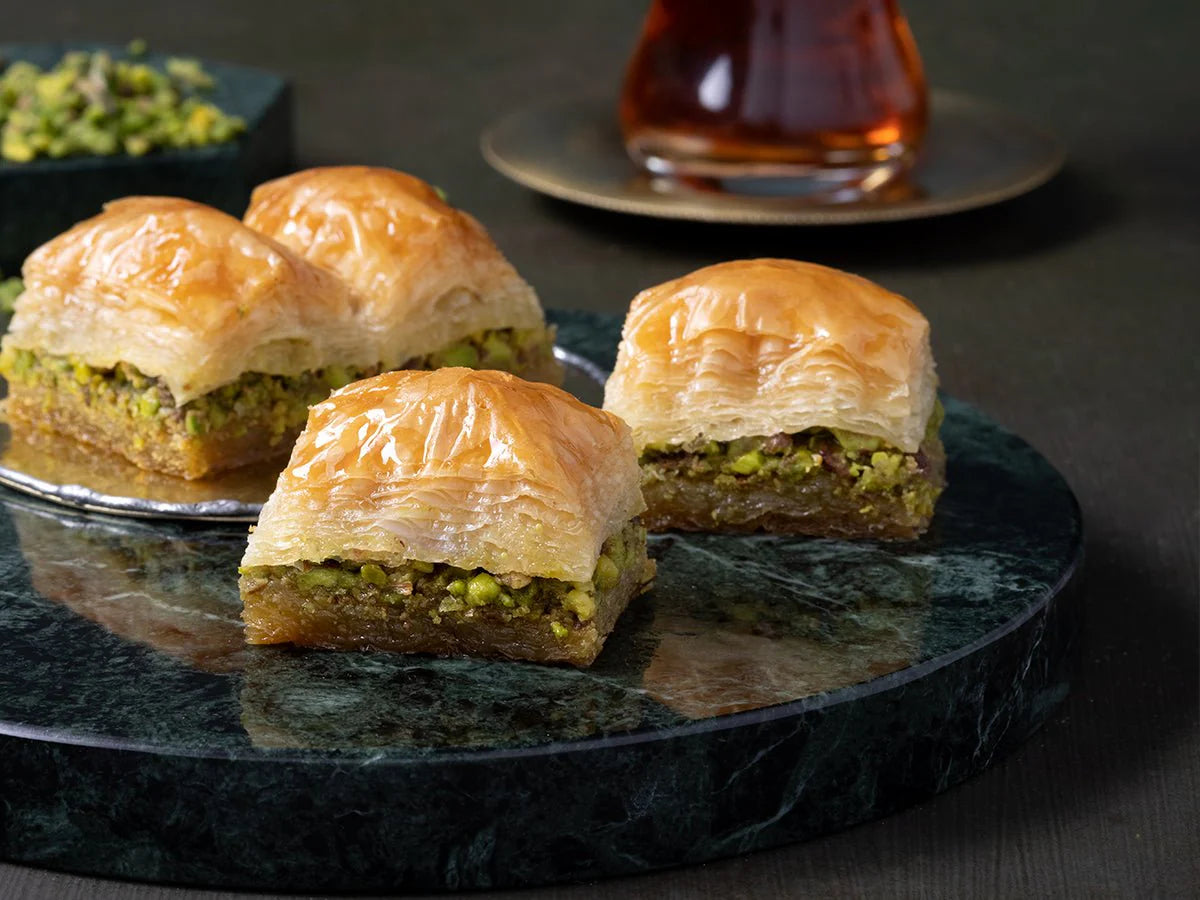 Karakoy Gulluoglu  Baklava with Pistachio in Metal Gift Box