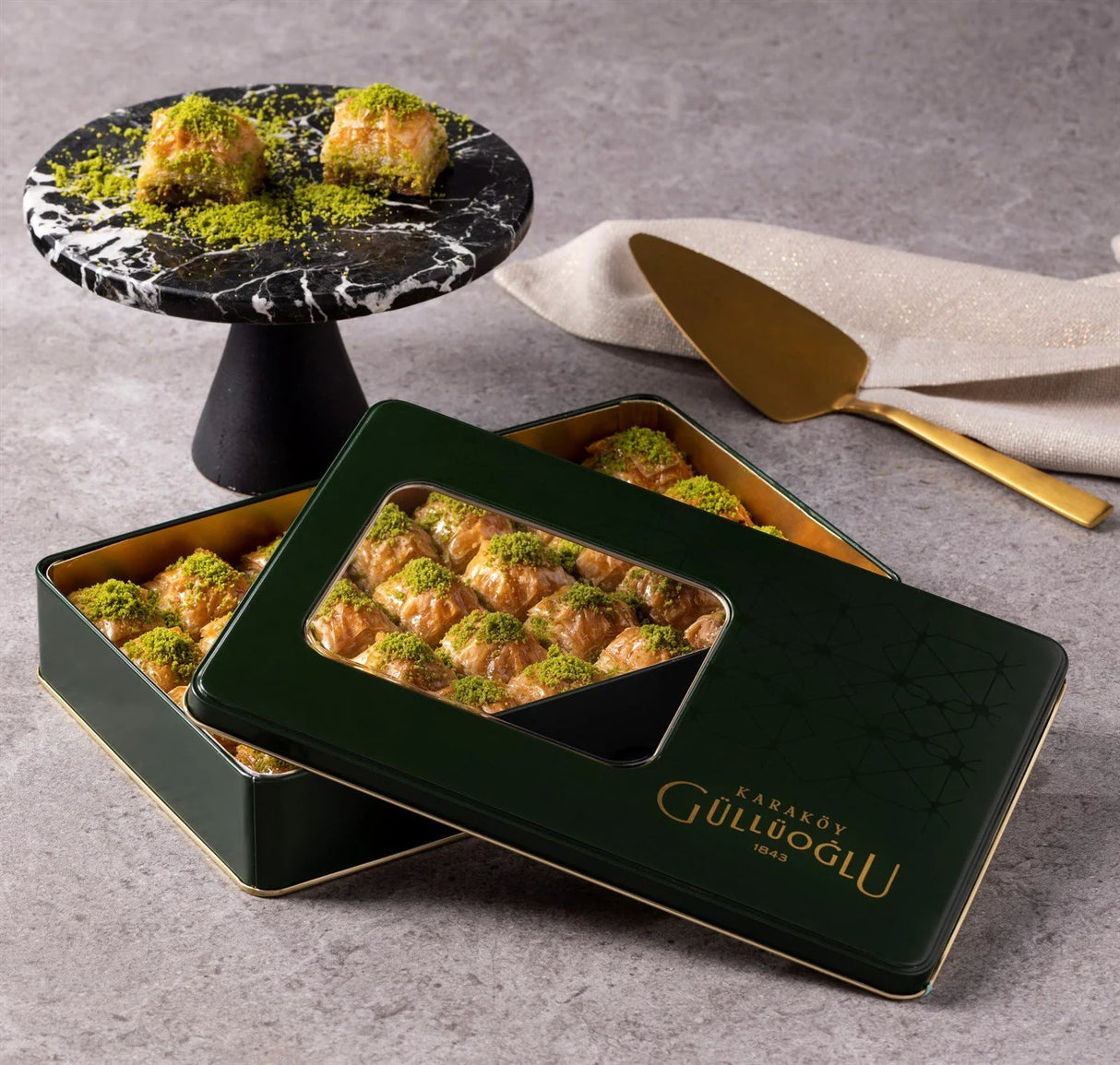Karakoy Gulluoglu  Lasting Pistachio Baklava in Metal Gift Box