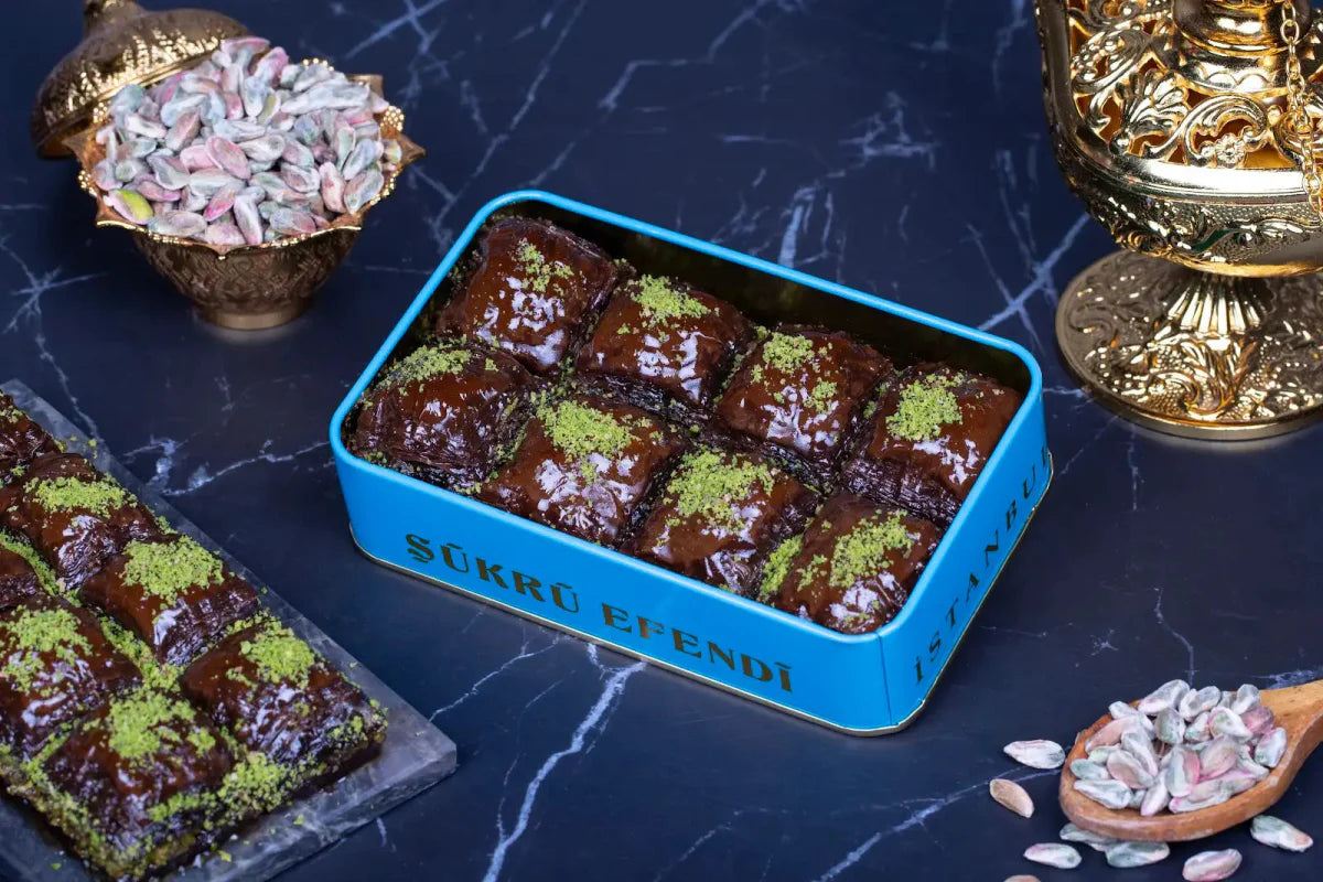 Sukru Efendi 1935 | Chocolate Baklava With Pistachio in Gift Metal Box